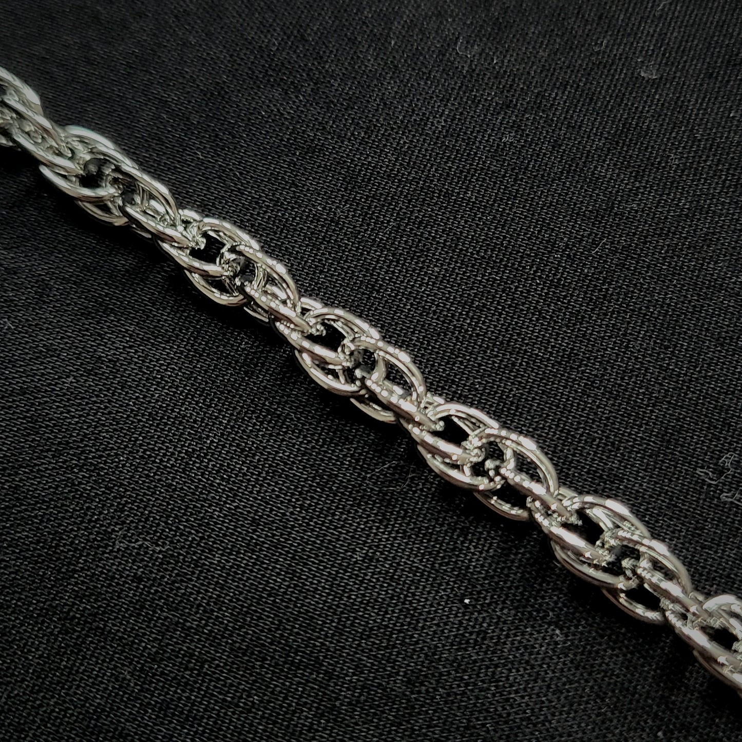 Twisted Chain Necklace